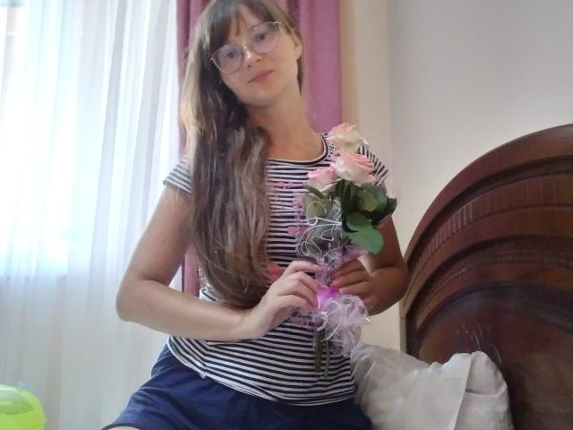 KiraGoldens - Live porno og sexkamera - 21918465