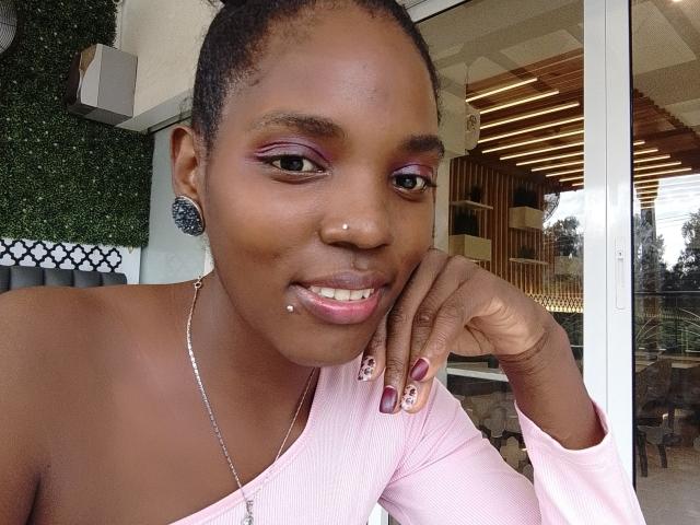 HENNESY - Camera khiêu dâm &amp; quyến rũ trực tiếp - 21931381