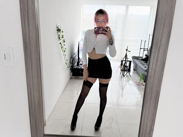 SarahRousen - Live Sex Cam - 21940077
