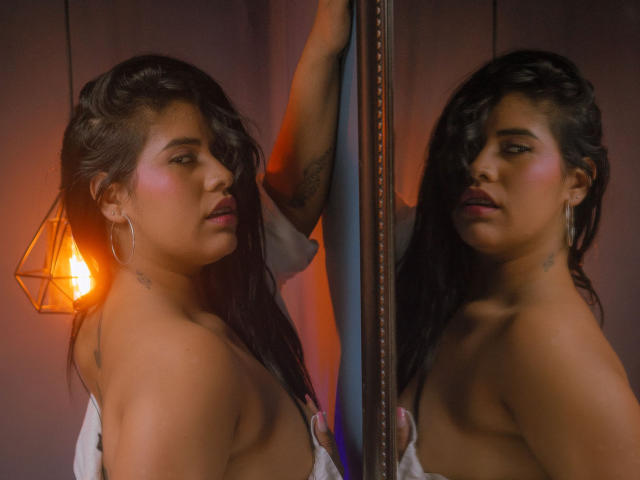 EmilyHudsonn - Sexe cam en vivo - 21945633