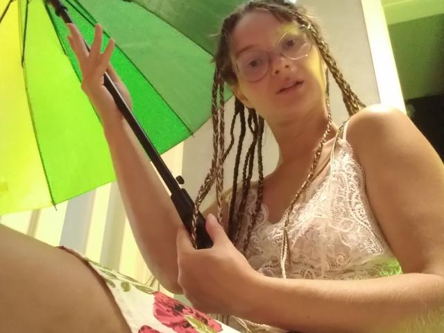 KiraGoldens - Live porn &amp; sex cam - 21949113