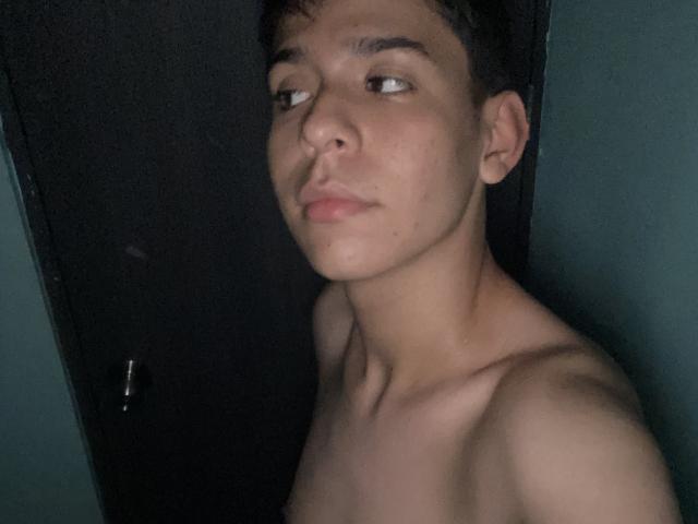 MatteoGeos - сексуальная веб-камера в реальном времени - 21950717