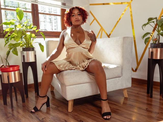 AmberQueeny - Live porno og sexkamera - 21956385