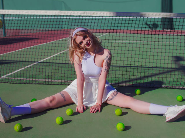 AdeleClifford - Live porn &amp; sex cam - 21956721