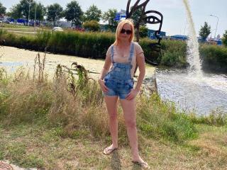 VanessaDesire - Live porn &amp; sex cam - 21957357