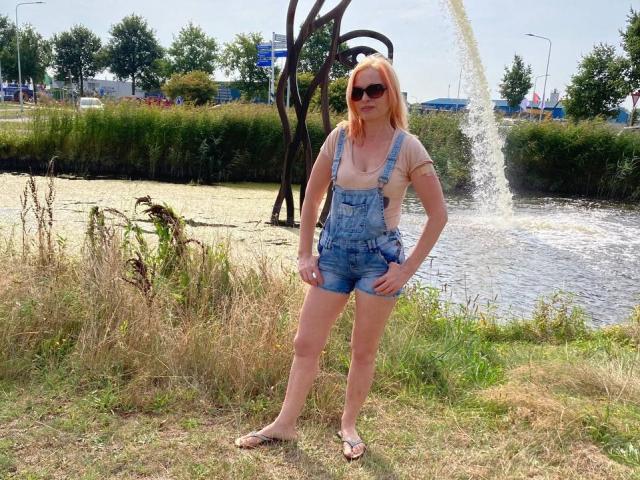 VanessaDesire - Live sex cam - 21957393
