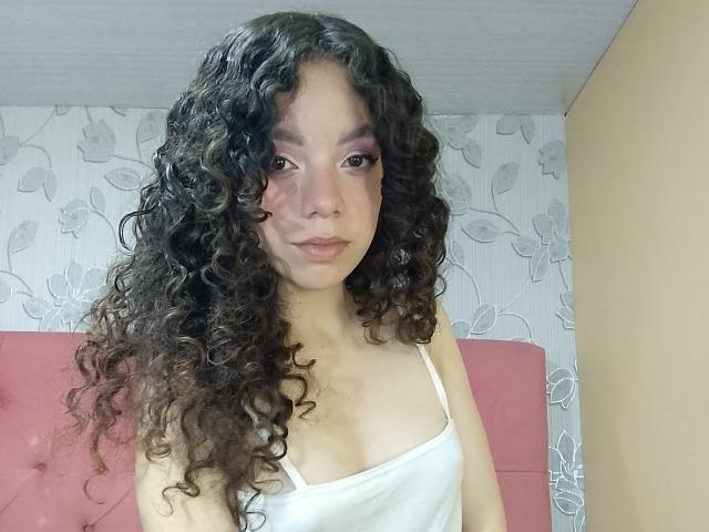 EmmaCowperr - Live porn &amp; sex cam - 21958529