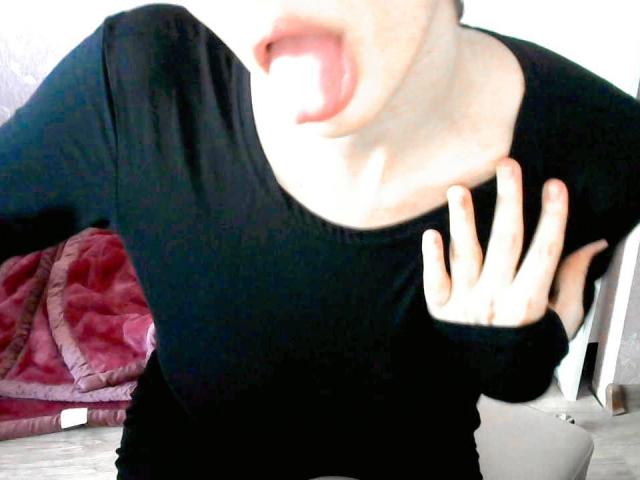 UlianaErms - Live porn &amp; sex cam - 21964373