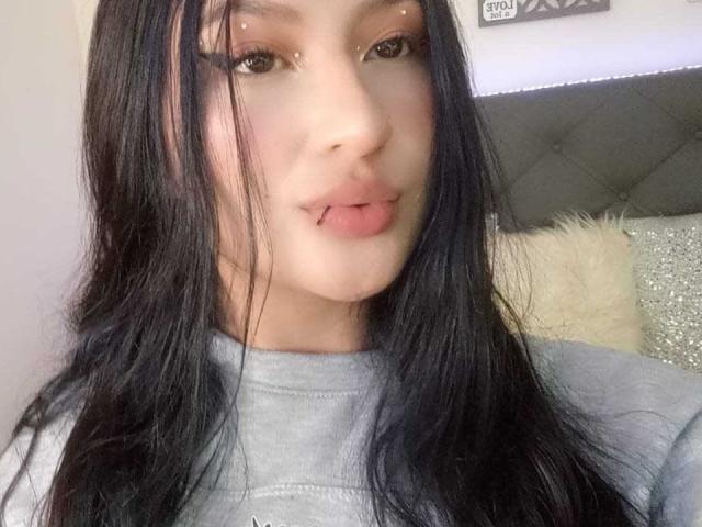 MiiaSwans - Live porn &amp; sex cam - 21967265