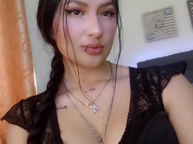 MiiaSwans - Live porn &amp; sex cam - 21967293