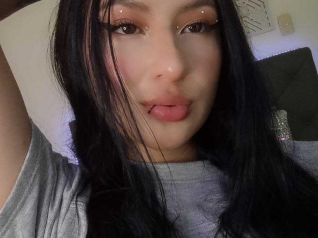 MiiaSwans - Live porn &amp; sex cam - 21967305