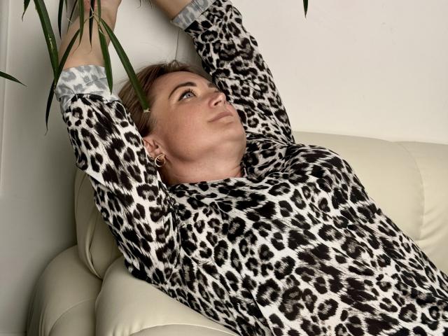 SnezhanaRells - Live porn &amp; sex cam - 21967565