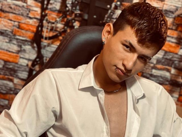 JoshuaScottX - Camera khiêu dâm &amp; quyến rũ trực tiếp - 21970265