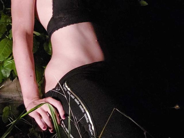 OrianaLaFrancaise - פורנו בשידור חי ומצלמת סקס - 21971841