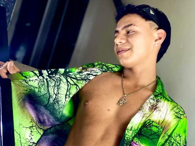 RichiMontes - Live porn &amp; sex cam - 21972537