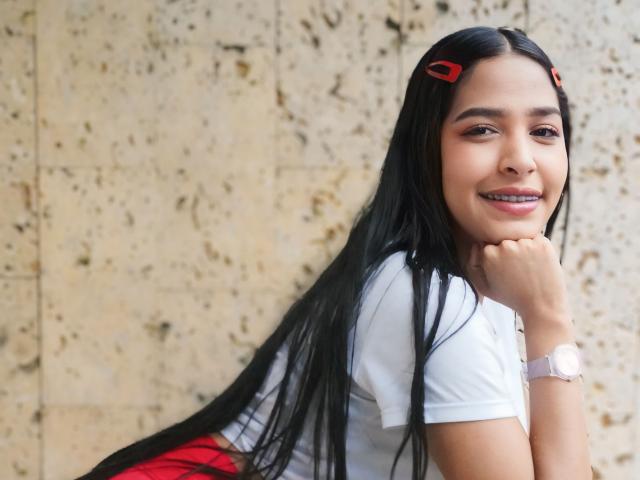 GeraldineArias - сексуальная веб-камера в реальном времени - 21974829