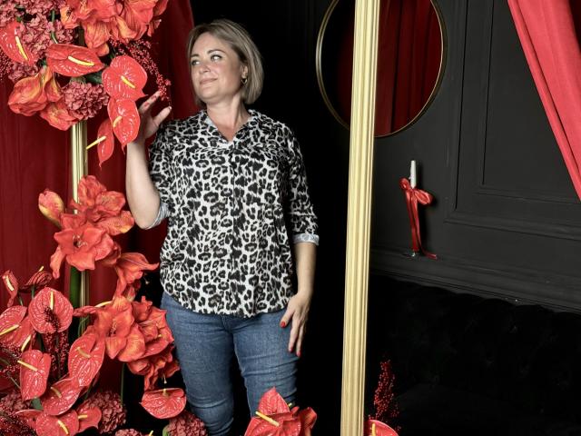 SnezhanaRells - Live porn &amp; sex cam - 21975545