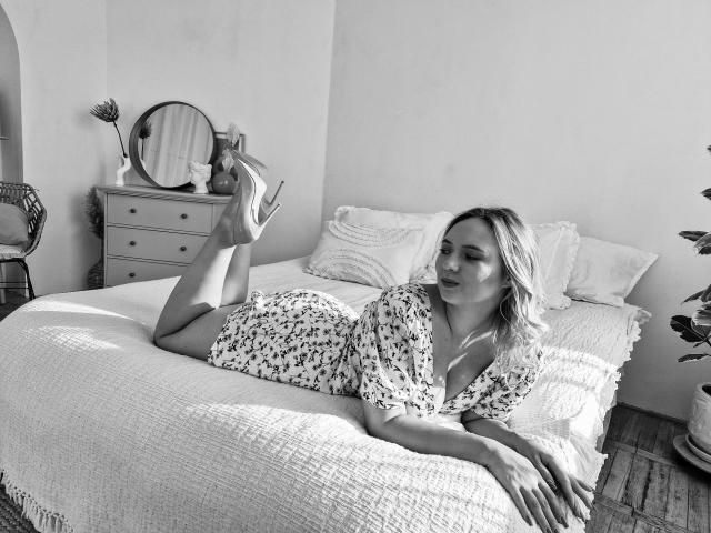 SallyVerda - פורנו בשידור חי ומצלמת סקס - 21977357