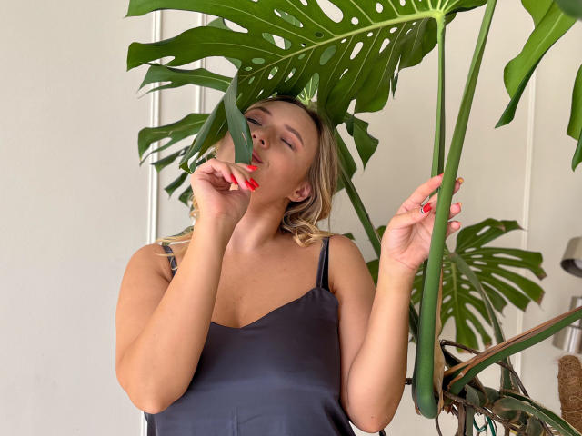 SallyVerda - Porno na żywo i seks kamera - 21977925