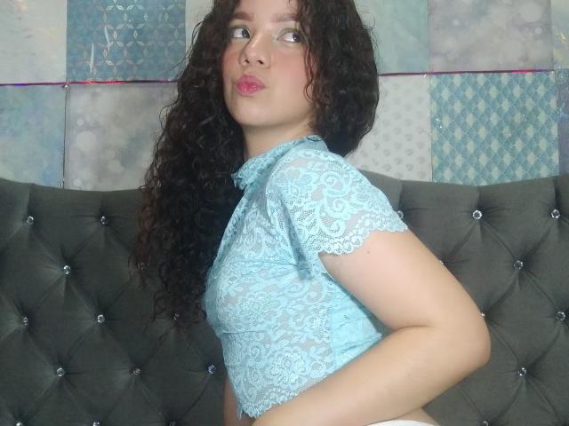 EmmaCowperr - Live porn &amp; sex cam - 21981769