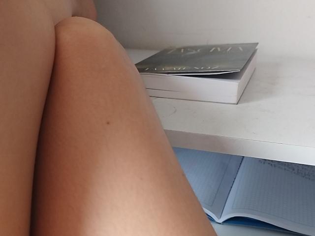 KariCarter - Live sex cam - 21983297