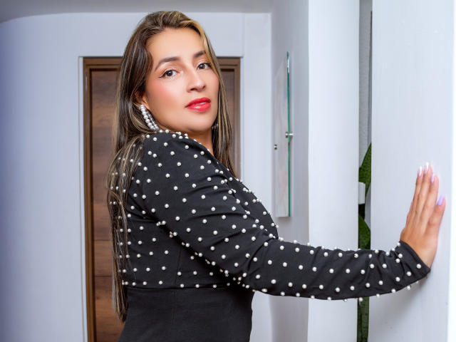 MelodyPeint - Live porn &amp; sex cam - 21986337