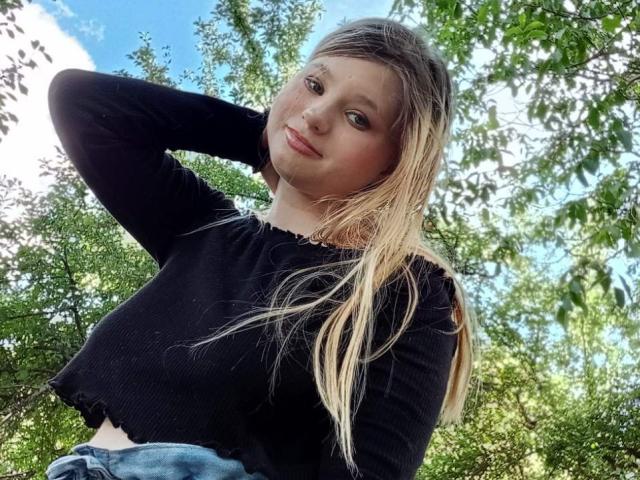 SaraKanhs - Live porn &amp; sex cam - 21990589