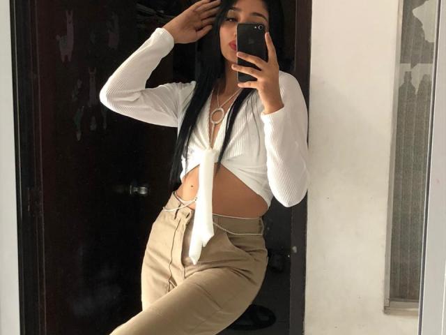 LiaPaterson - Live porn &amp; sex cam - 21994489