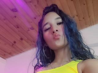 CaitlynBlues - Live porn &amp; sex cam - 21997101