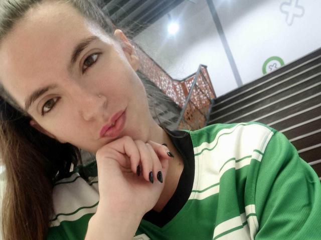 BrendaMora - Live porn &amp; sex cam - 22005437