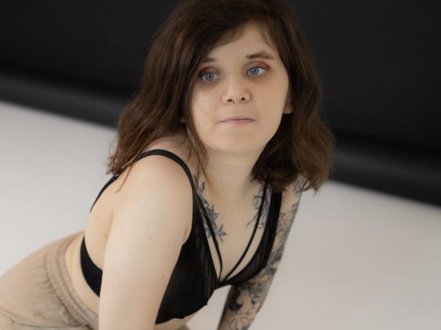 SnezhaTattoo - Live porn &amp; sex cam - 22007069