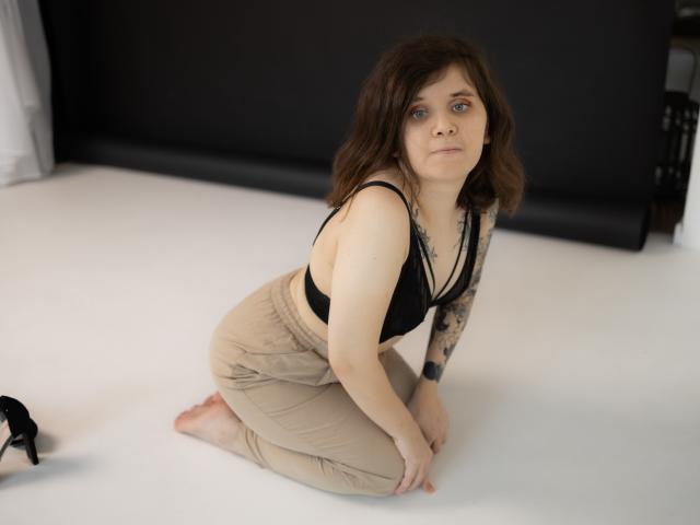 SnezhaTattoo - Live porn &amp; sex cam - 22007073