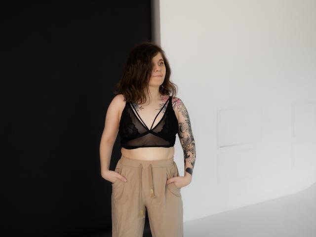 SnezhaTattoo - Live porn &amp; sex cam - 22007085