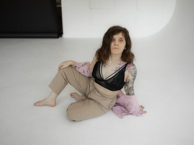 SnezhaTattoo - Live porn &amp; sex cam - 22007325
