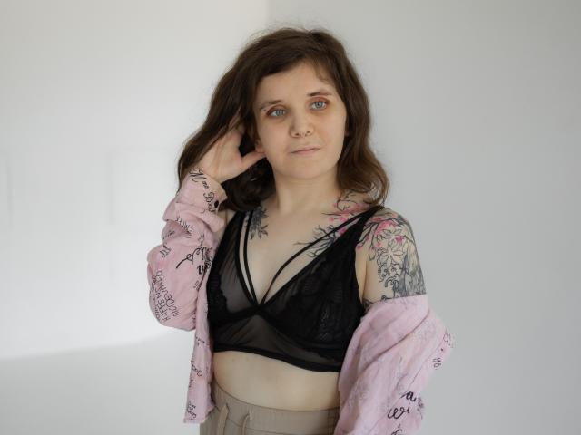 SnezhaTattoo - Live porn &amp; sex cam - 22007329