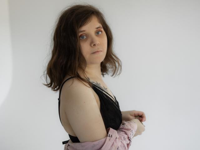 SnezhaTattoo - Live porn &amp; sex cam - 22007341