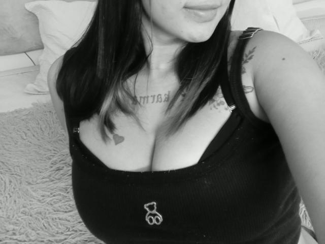 ErikaSweetX - Live sexe cam - 22015993