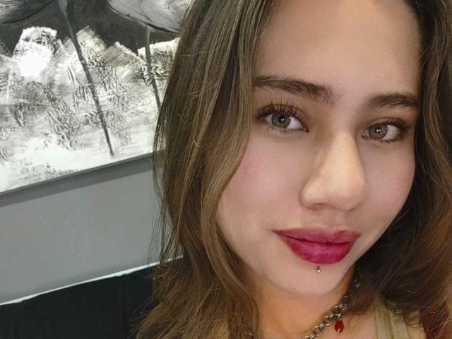 LillyJones - Live sex cam - 22019101