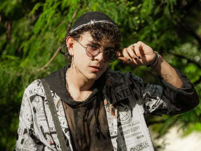 Mordekai - Élő pornó és szexkamera - 22022405