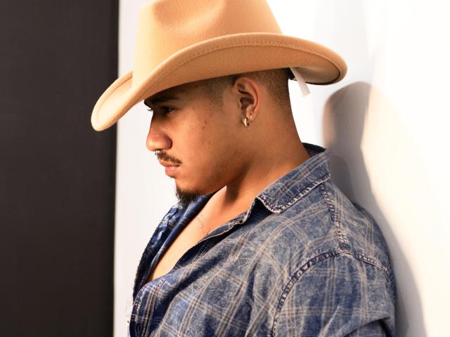 JanFlp - сексуальная веб-камера в реальном времени - 22024417