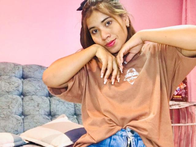 BellaBickers - Live porn &amp; sex cam - 22029877