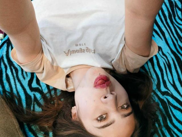 LillyJones - Porno na żywo i seks kamera - 22029969