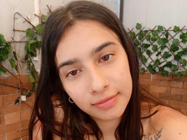 ErikaSweetX - פורנו בשידור חי ומצלמת סקס - 22030013