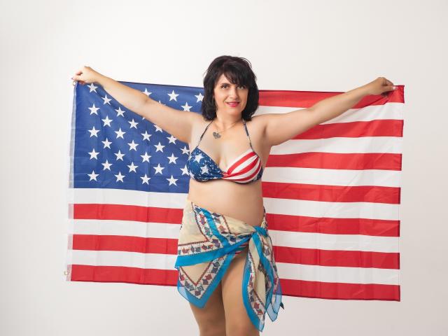 LuciaMii - Live sex cam - 22031685