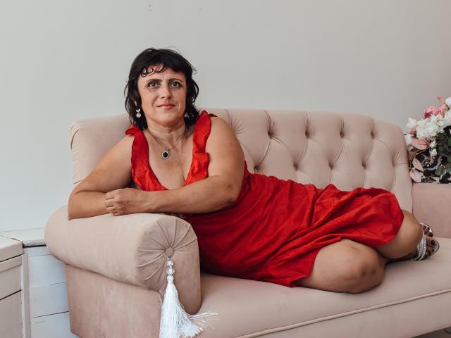 LuciaMii - Live porn &amp; sex cam - 22031793