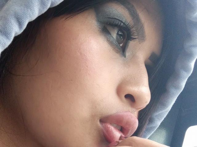 EmmaaRodriguez - Live porn &amp; sex cam - 22032413