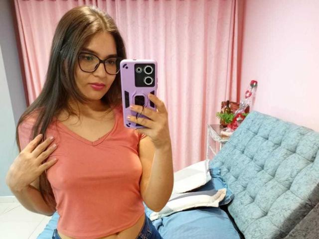 YennyToamson - Live porn &amp; sex cam - 22032529