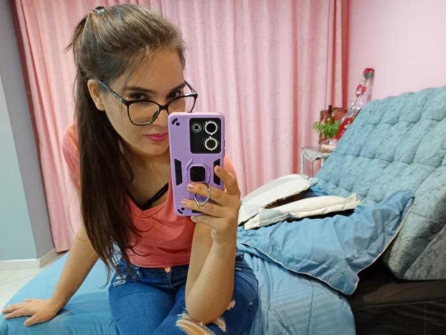 YennyToamson - Live Sex Cam - 22032533