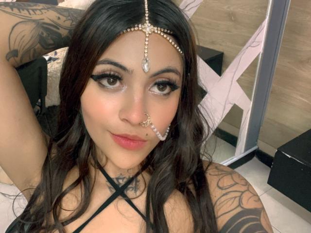 CoriPaige - Live sex cam - 22033689