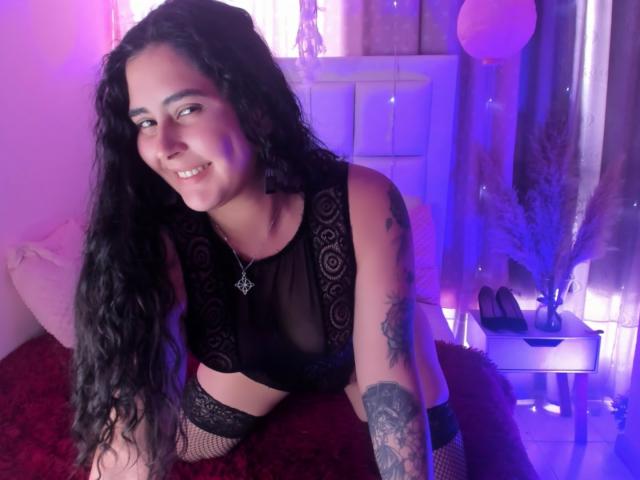 AleeneSaenz - Live porn &amp; sex cam - 22034797